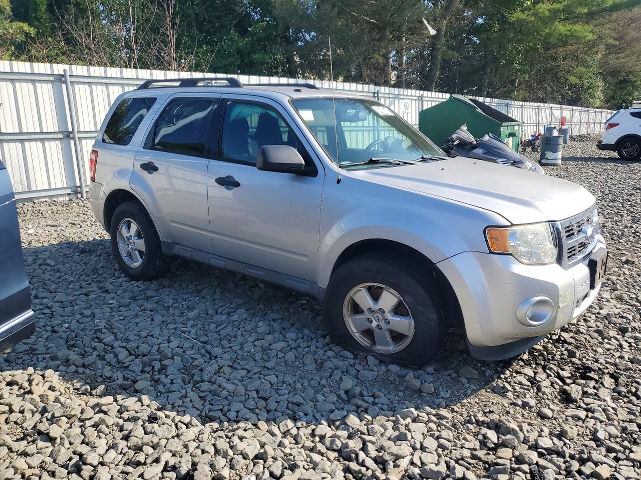 1FMCU9D73BKC11581 · 2011 FORD ESCAPE · 4/13
