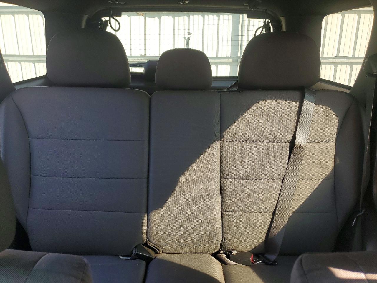 1FMCU9D73BKC11581 · 2011 FORD ESCAPE · 10/13