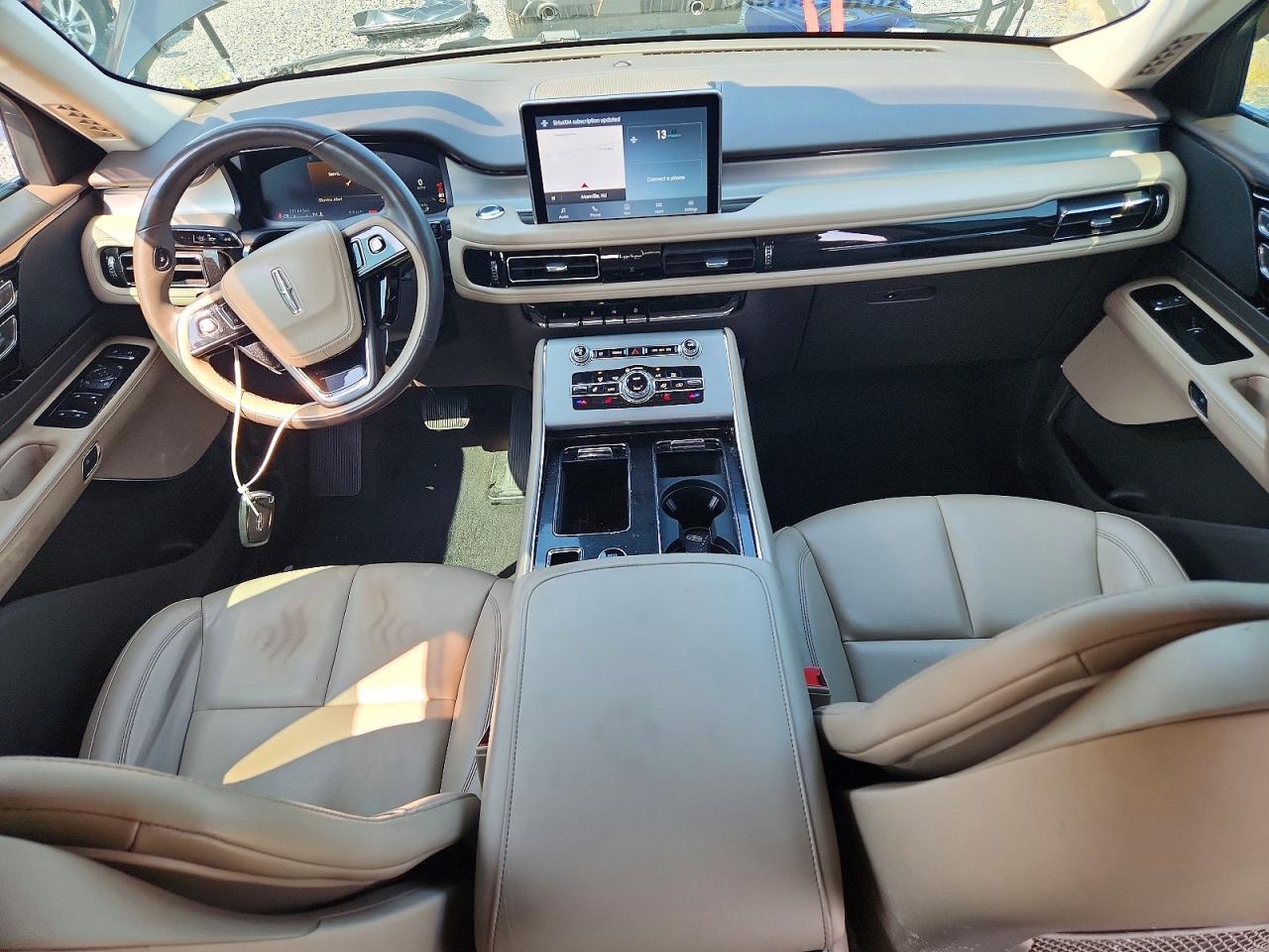 5LM5J6XC6RGL00855 · 2024 LINCOLN AVIATOR · 8/13