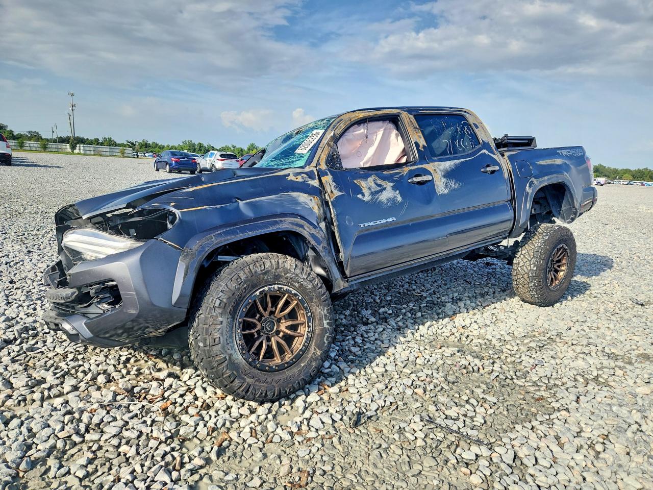 3TMCZ5AN9NM466217 · 2022 TOYOTA TACOMA