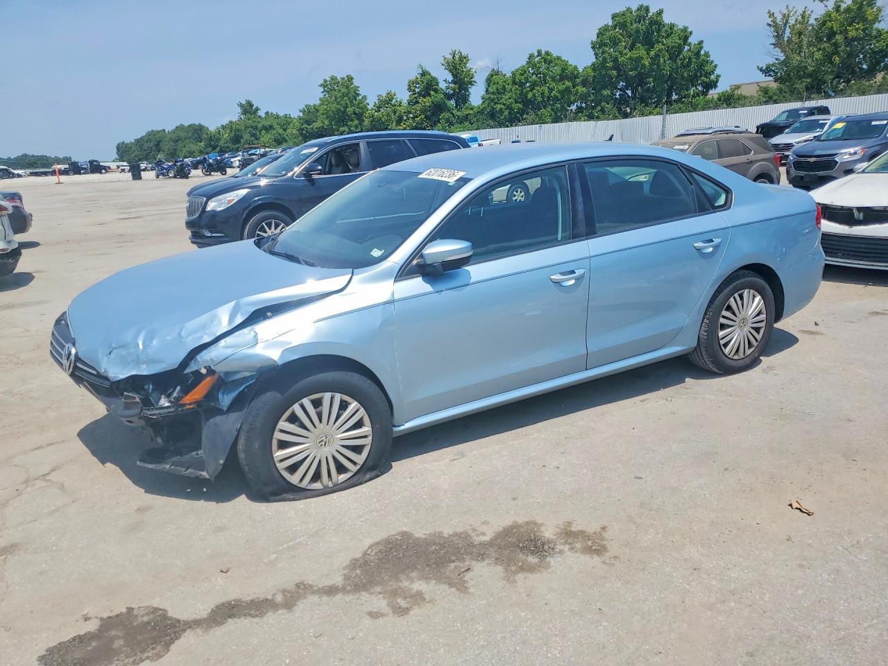 2013 VOLKSWAGEN PASSAT