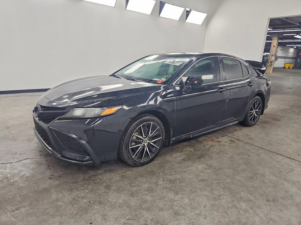 4T1G11AK8MU550848 · 2021 TOYOTA CAMRY