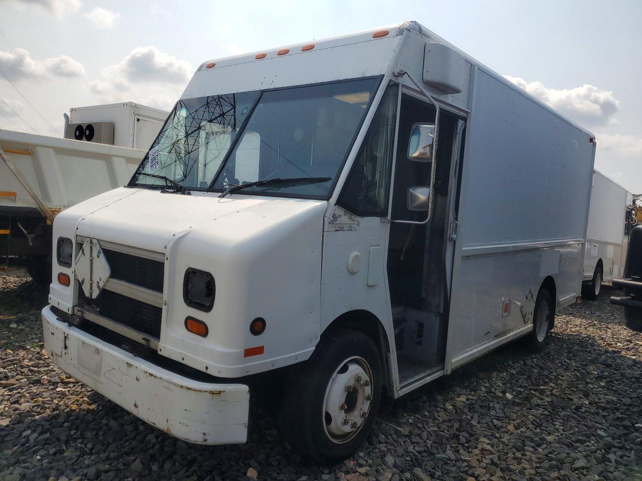 2004 FREIGHTLINER CHASSIS