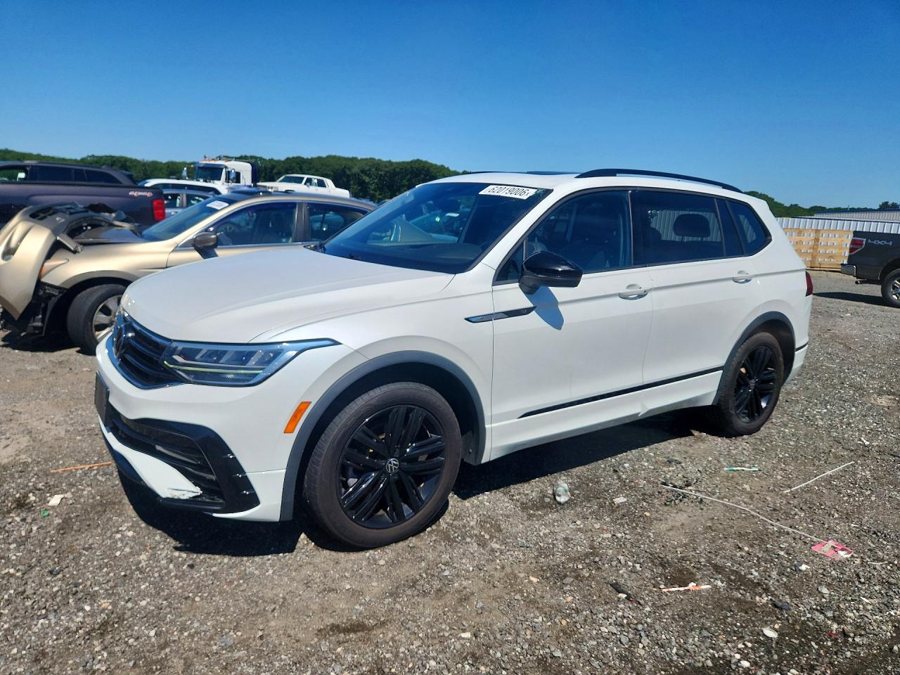 3VV8B7AX9NM057840 · 2022 VOLKSWAGEN TIGUAN