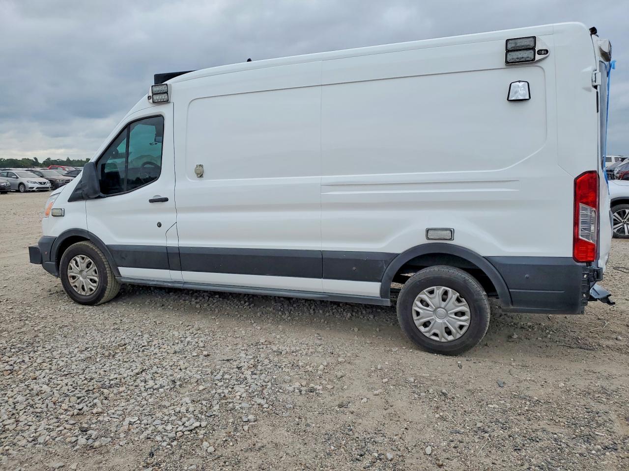 1FDBR1CG7NKA72933 · 2022 FORD TRANSIT · 2/14