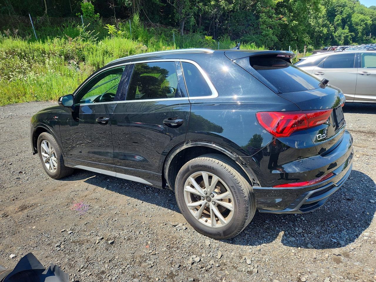 WA1DECF34N1066729 · 2022 AUDI Q3 · 2/13