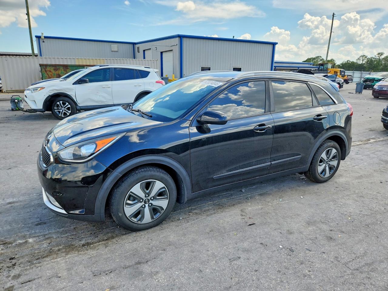 KNDCB3LC8H5070066 · 2017 KIA NIRO