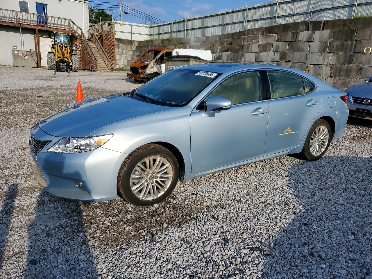 JTHBK1GG1E2130083 · 2014 LEXUS ES