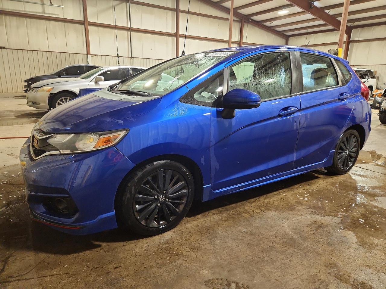 3HGGK5G68JM716984 · 2018 HONDA FIT