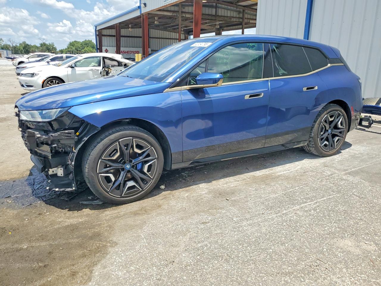 WB523CF06RCR08663 · 2024 BMW IX