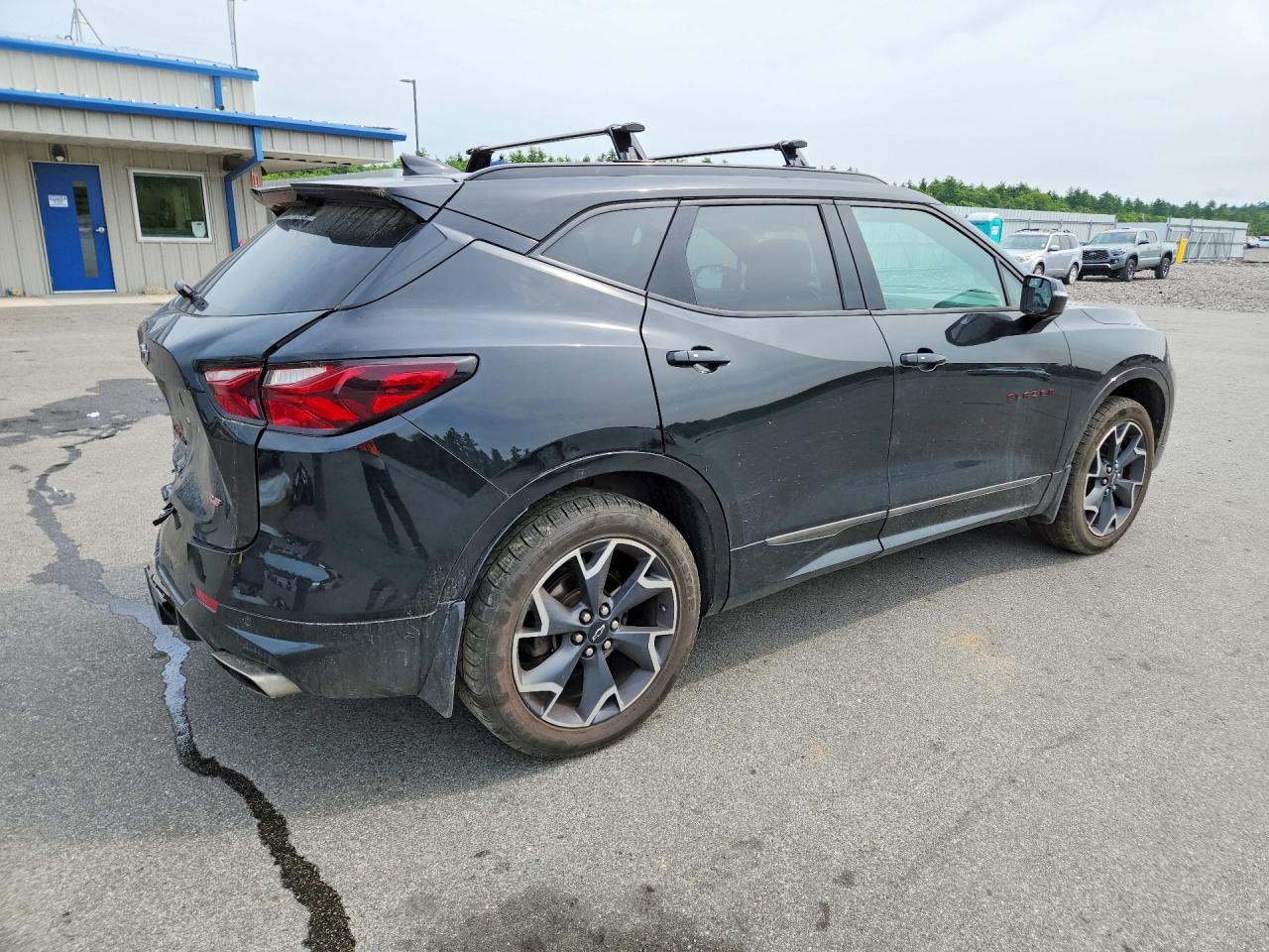 3GNKBJRSXKS586237 · 2019 CHEVROLET BLAZER · 3/13