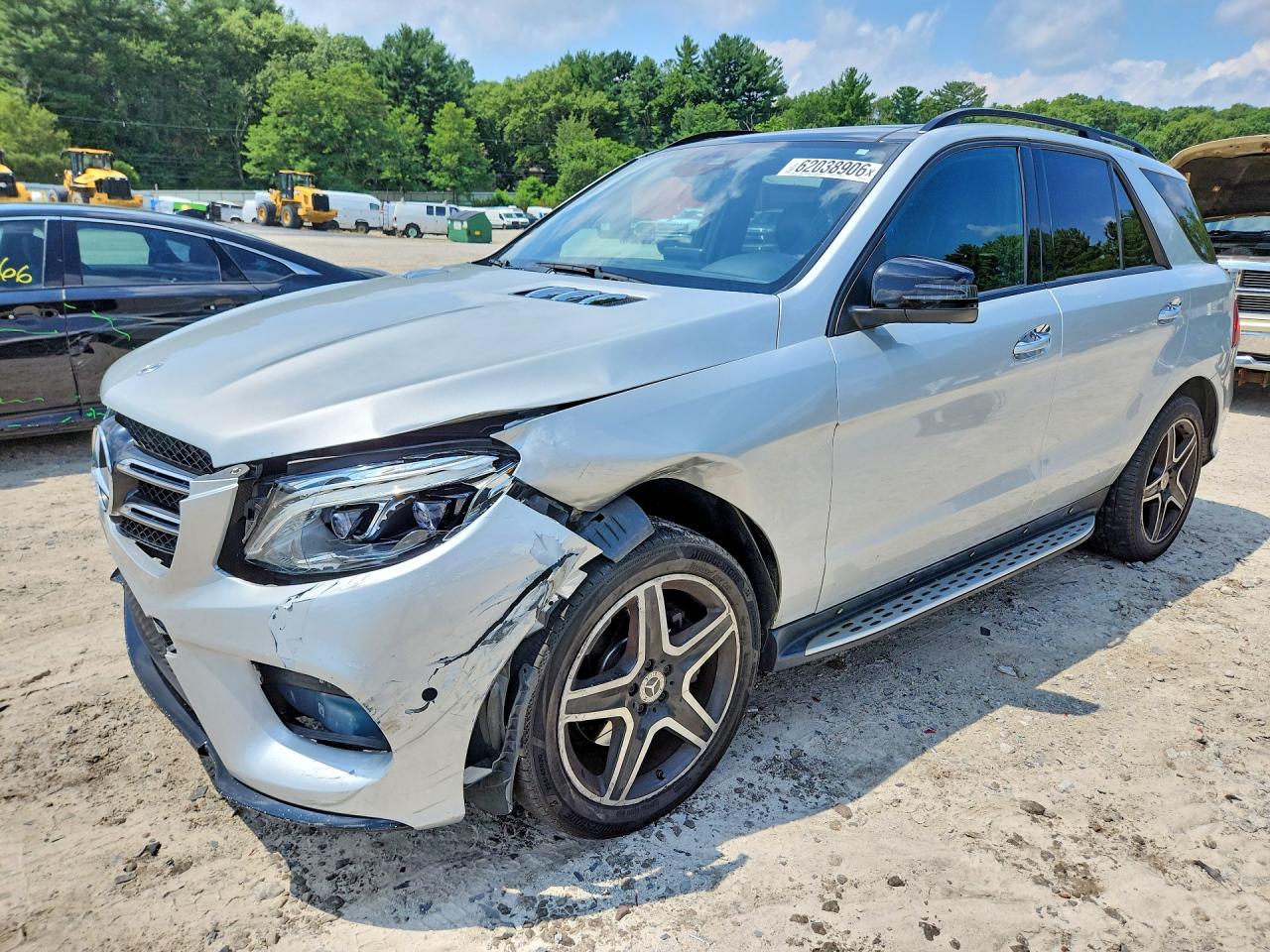 4JGDA5HB9JB161076 · 2018 MERCEDES-BENZ GLE