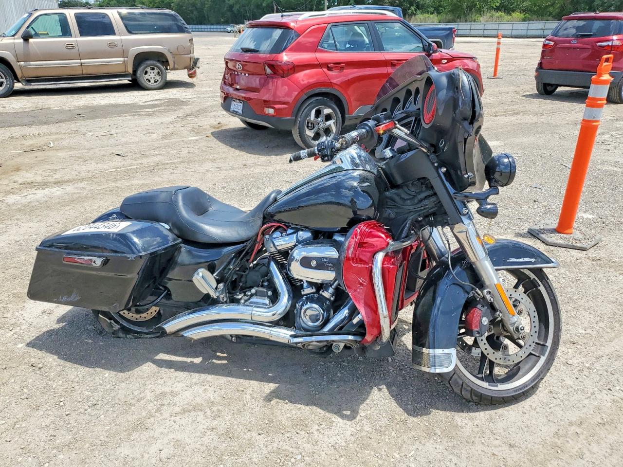1HD1KBC13KB668704 · 2019 HARLEY-DAVIDSON FLHX