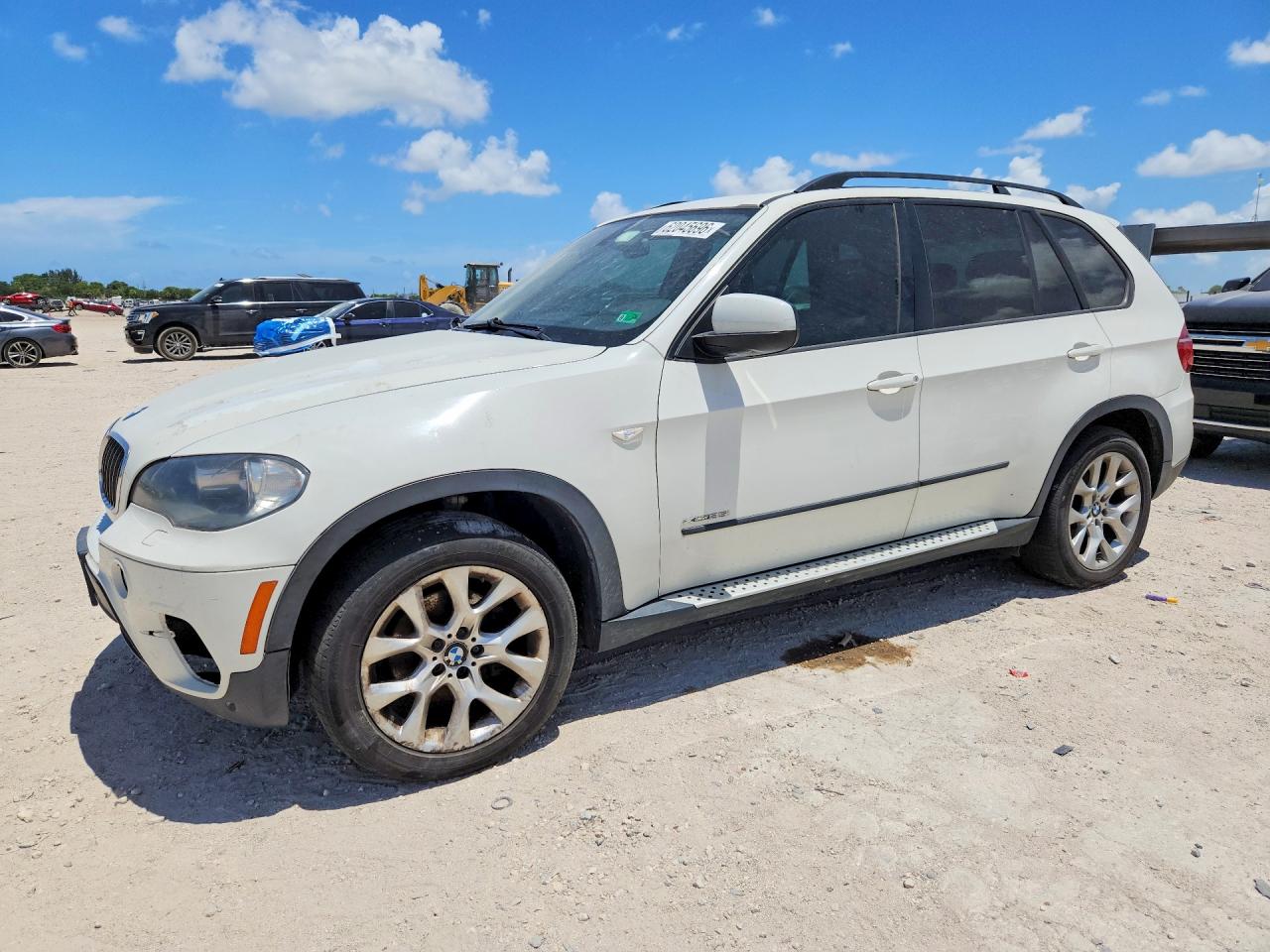 5UXZV4C56BL738232 · 2011 BMW X5