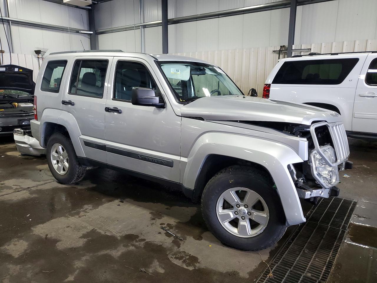 1J4PN2GK4BW555997 · 2011 JEEP LIBERTY · 4/14