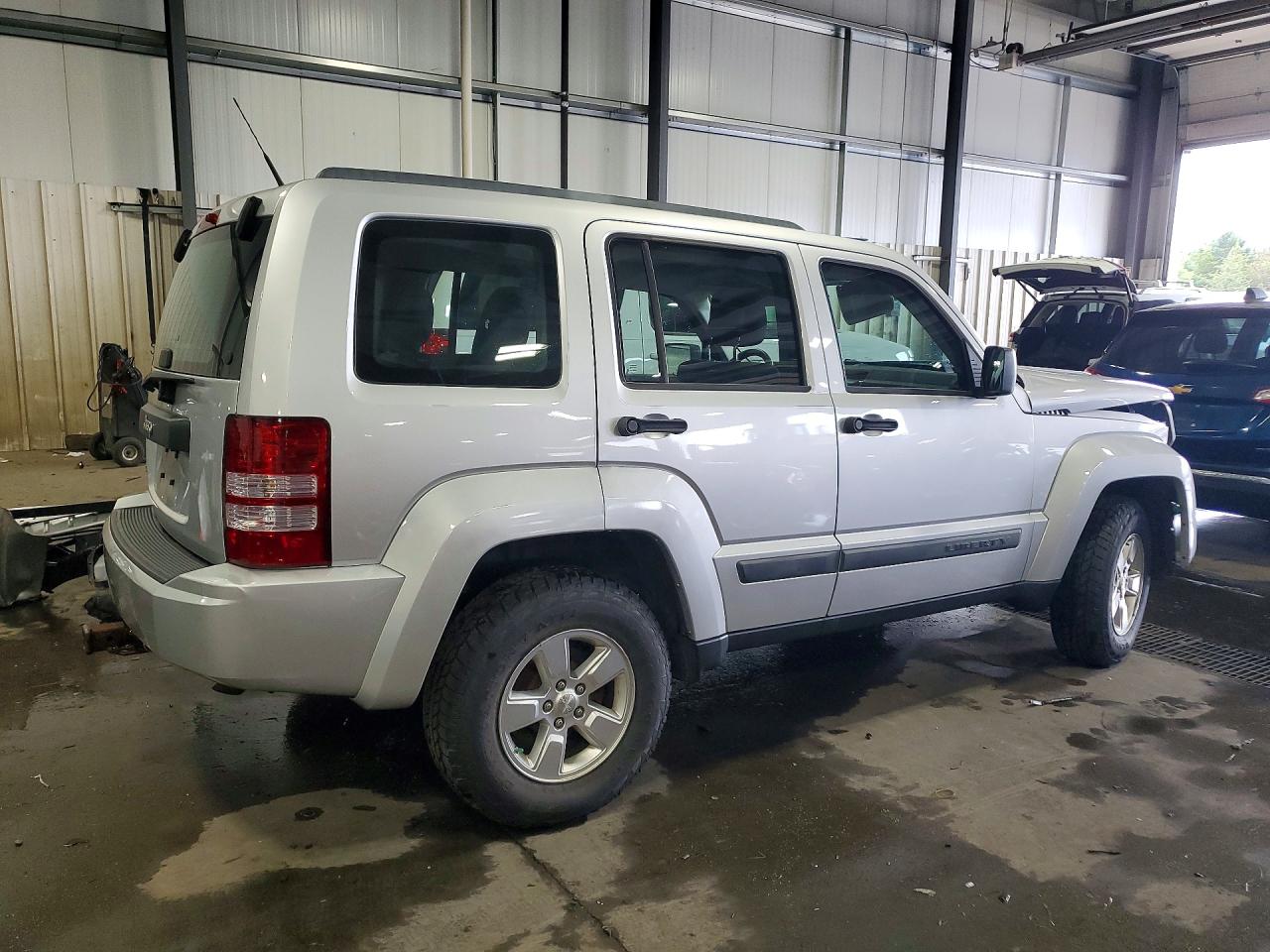 1J4PN2GK4BW555997 · 2011 JEEP LIBERTY · 3/14