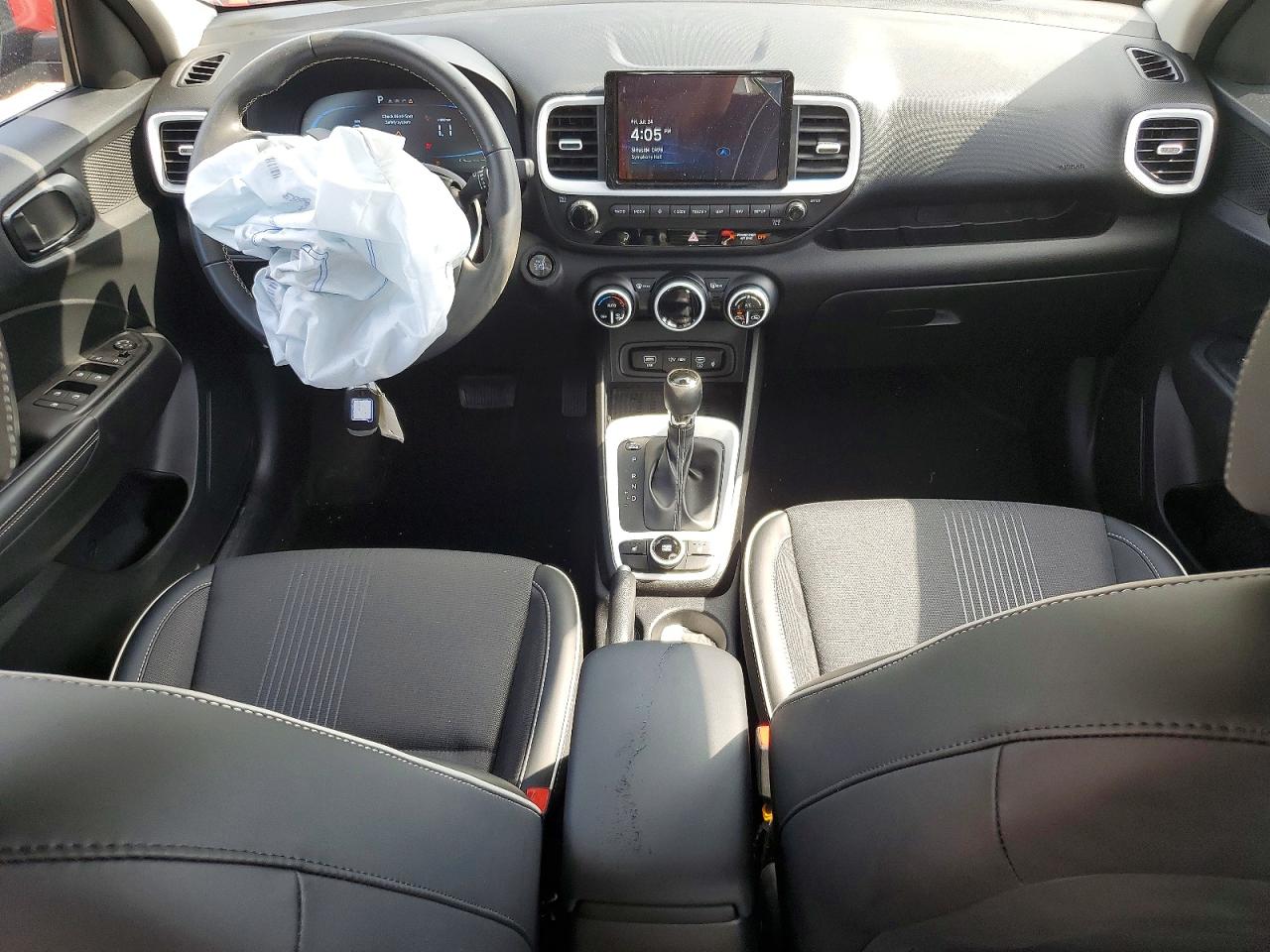 KMHRC8A37SU394240 · 2025 HYUNDAI VENUE · 8/12