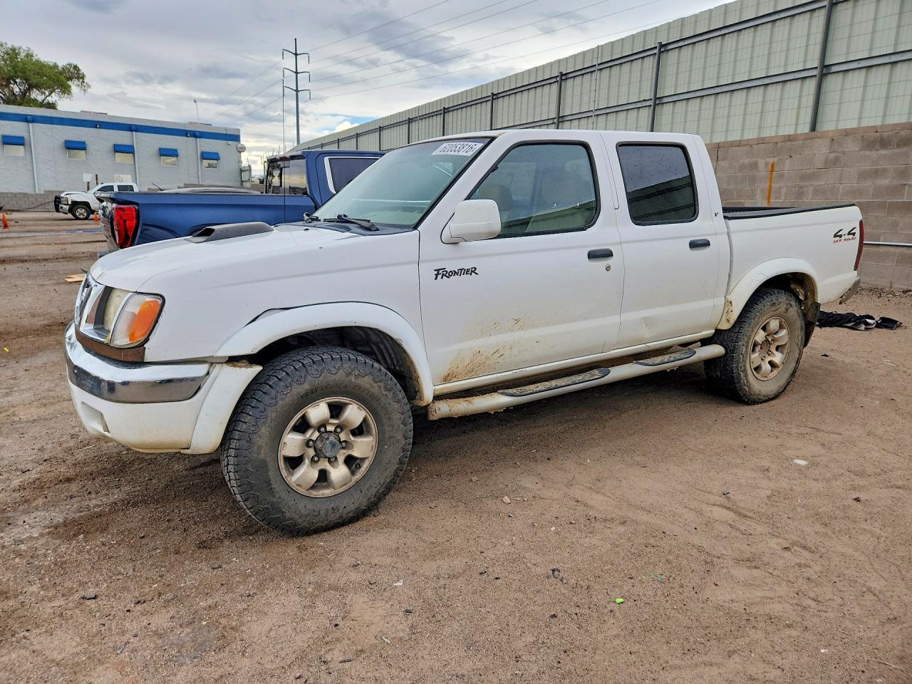1N6ED27Y3YC338677 · 2000 NISSAN FRONTIER