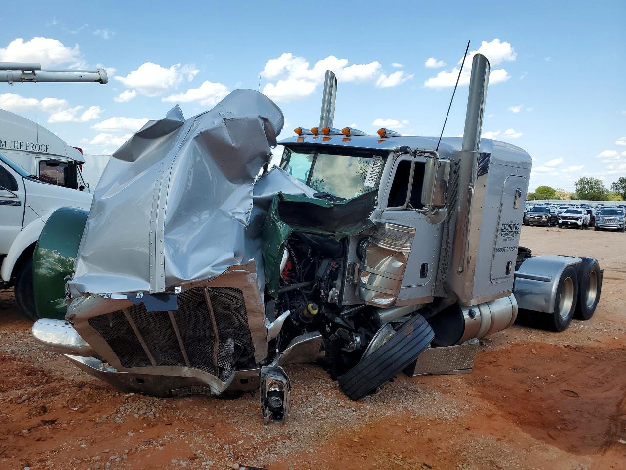 2021 PETERBILT 389