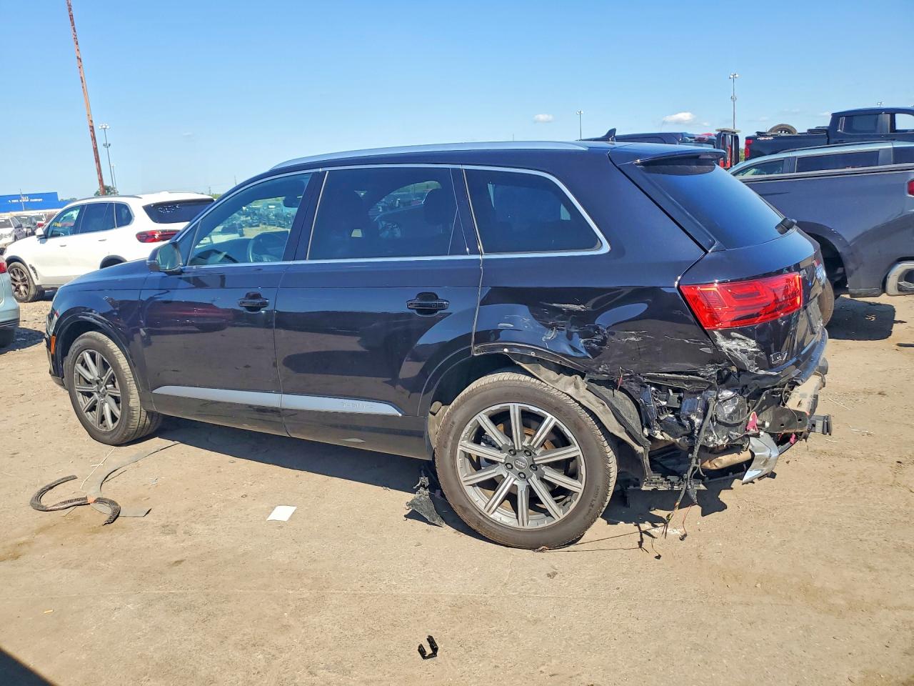 WA1LAAF75KD011652 · 2019 AUDI Q7 · 2/13