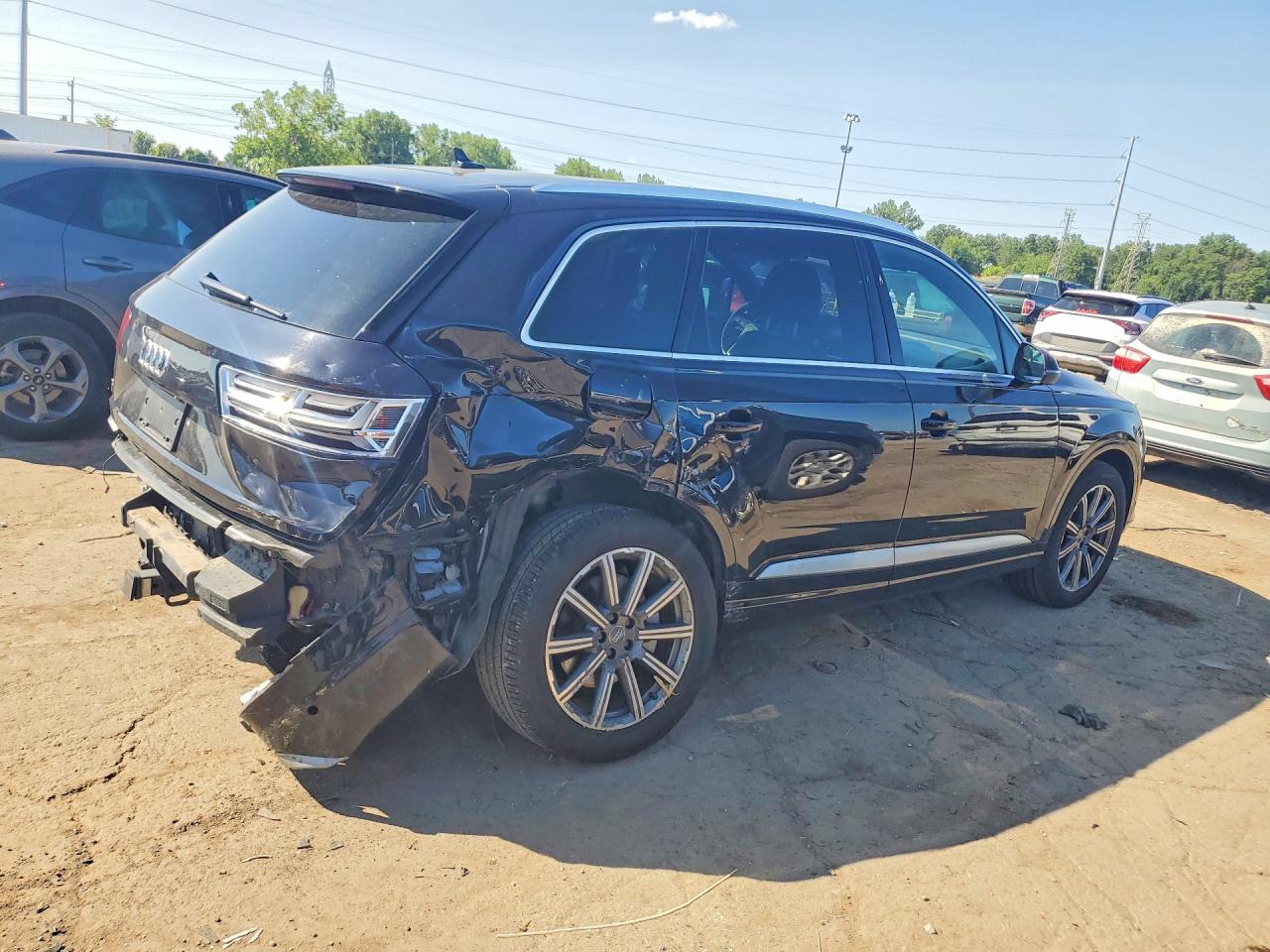WA1LAAF75KD011652 · 2019 AUDI Q7 · 3/13