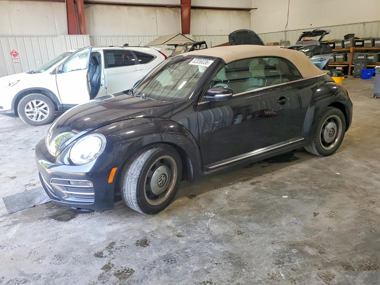 3VW5DAAT2JM505025 · 2018 VOLKSWAGEN BEETLE