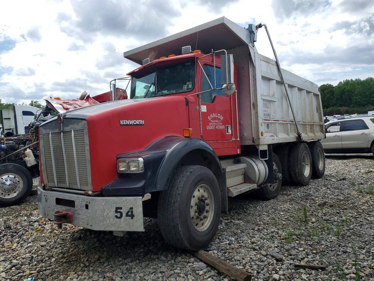1NKDLU0XX2R883552 · 2002 KENWORTH T800