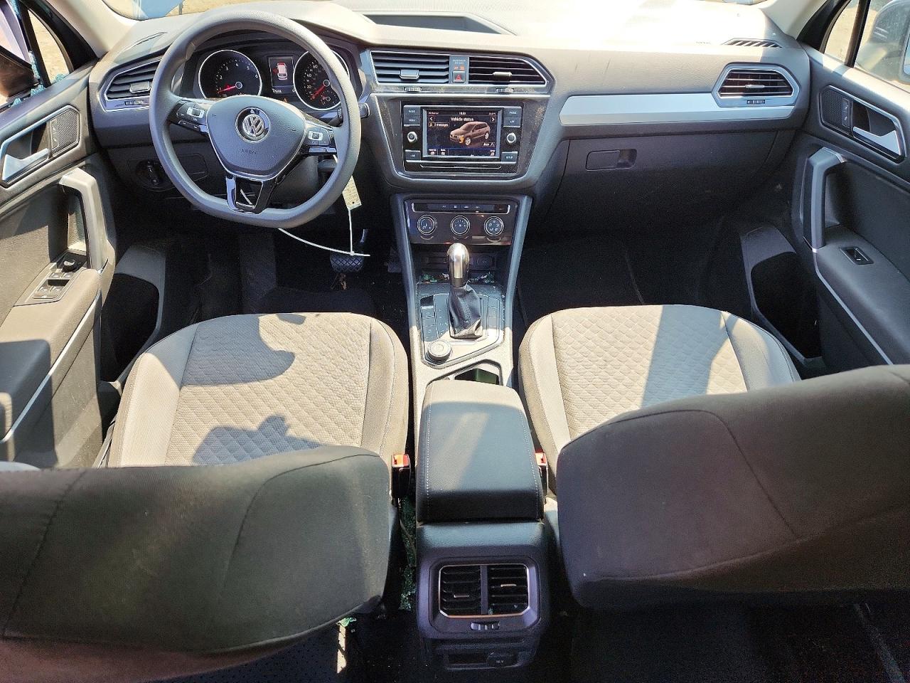 3VV0B7AX3JM119868 · 2018 VOLKSWAGEN TIGUAN · 8/13