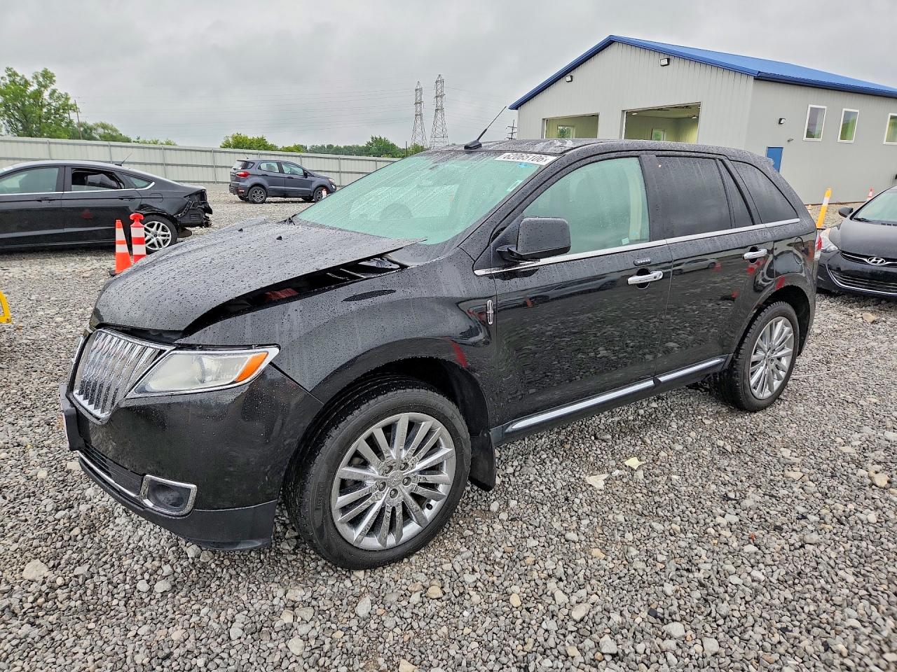 2LMDJ8JK4BBJ13075 · 2011 LINCOLN MKX