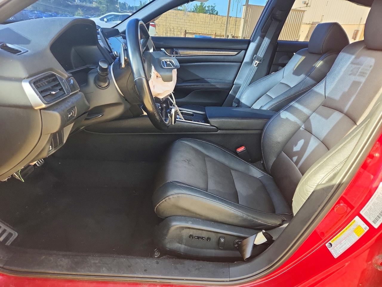 1HGCV1F32KA000683 · 2019 HONDA ACCORD · 7/13