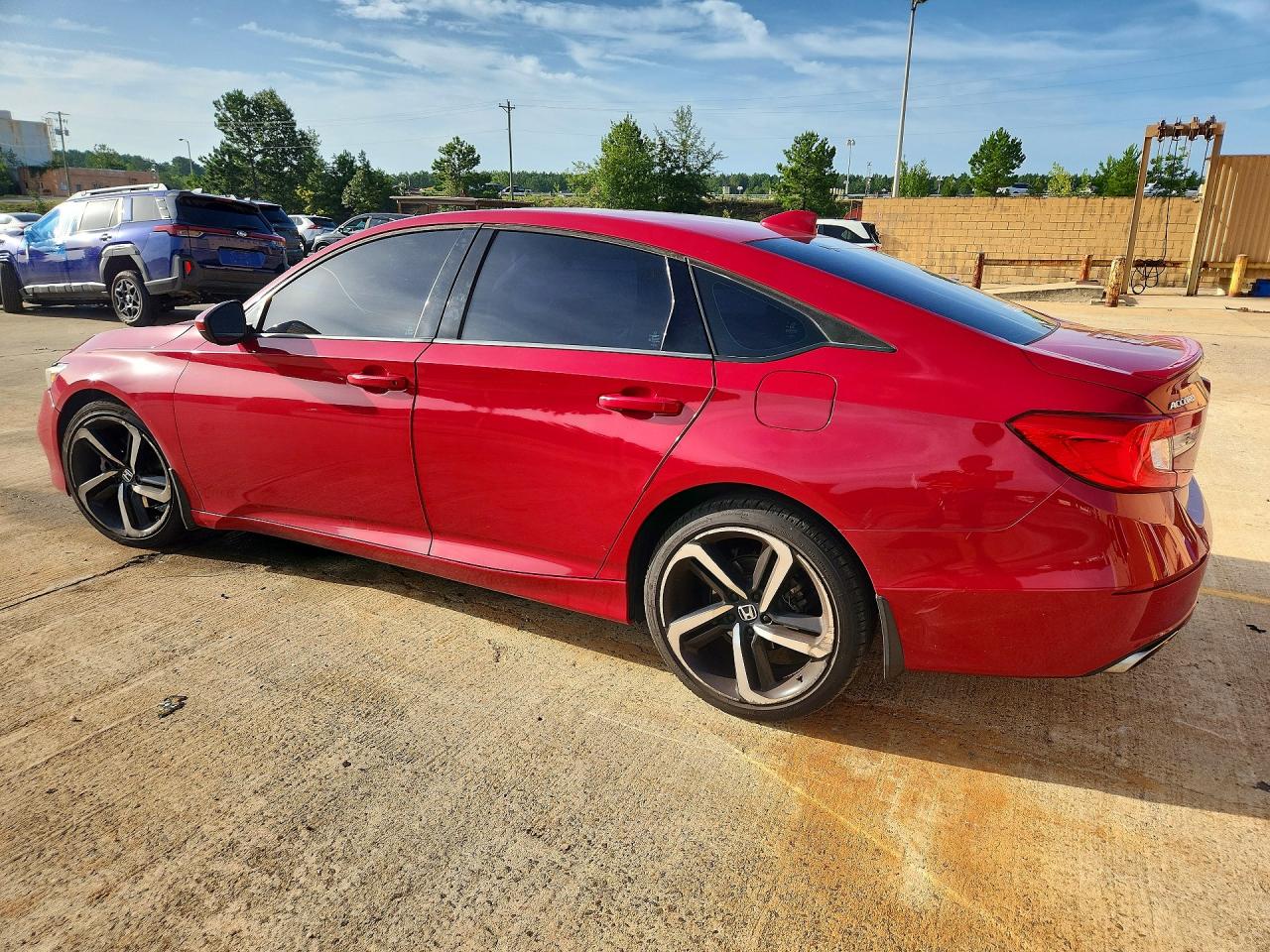 1HGCV1F32KA000683 · 2019 HONDA ACCORD · 2/13