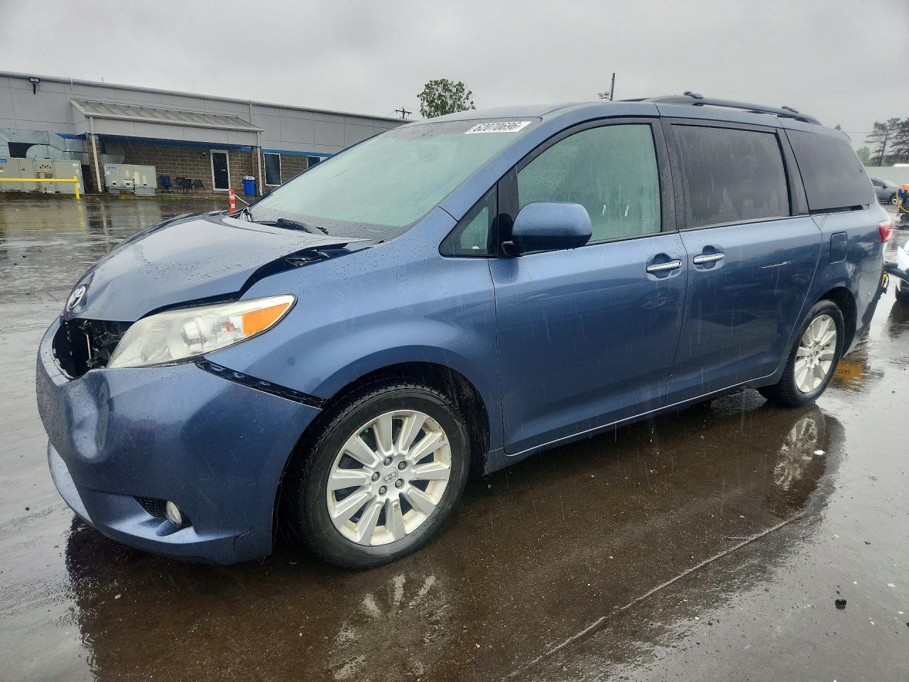 5TDDK3DC7FS099245 · 2015 TOYOTA SIENNA
