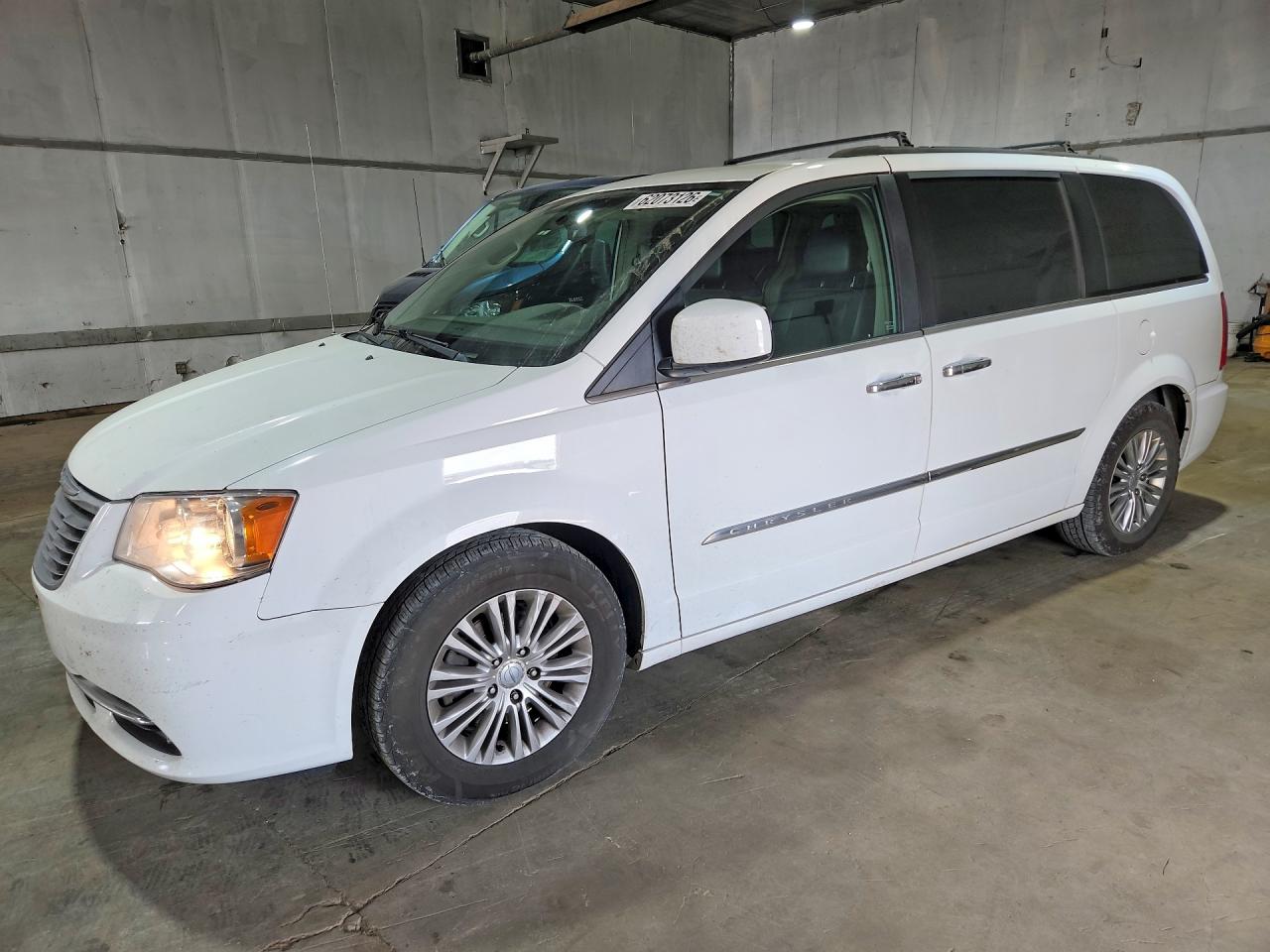 2C4RC1CG8FR661206 · 2015 CHRYSLER TOWN & COUNTRY