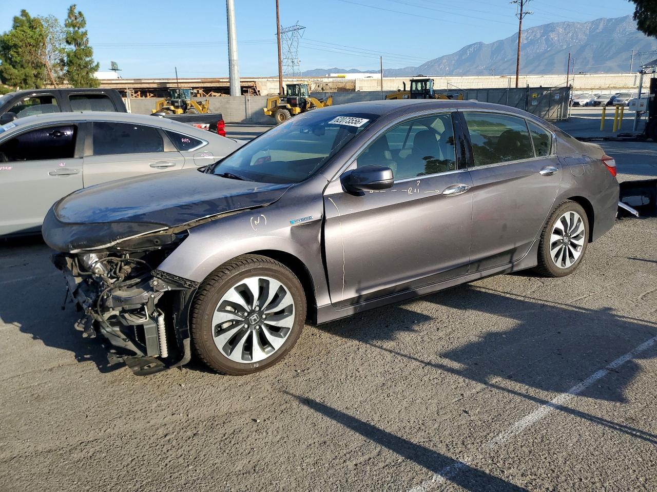 JHMCR6F7XHC031968 · 2017 HONDA ACCORD