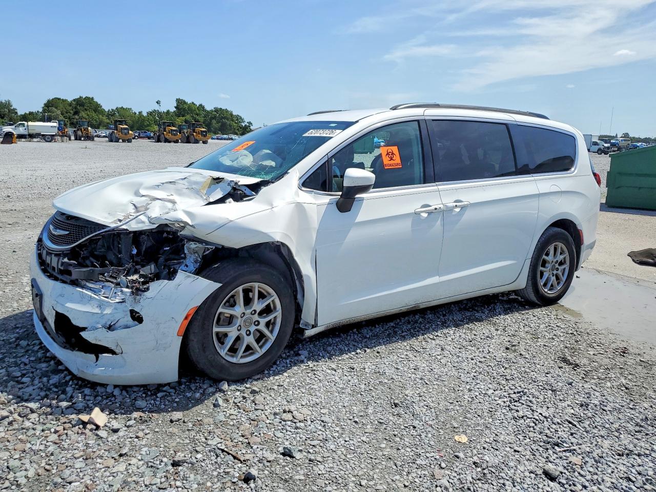 2C4RC1DG2LR147023 · 2020 CHRYSLER VOYAGER