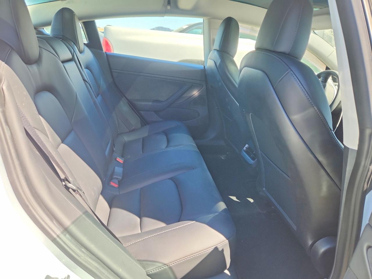 5YJ3E1EB2MF863064 · 2021 TESLA MODEL 3 · 10/12