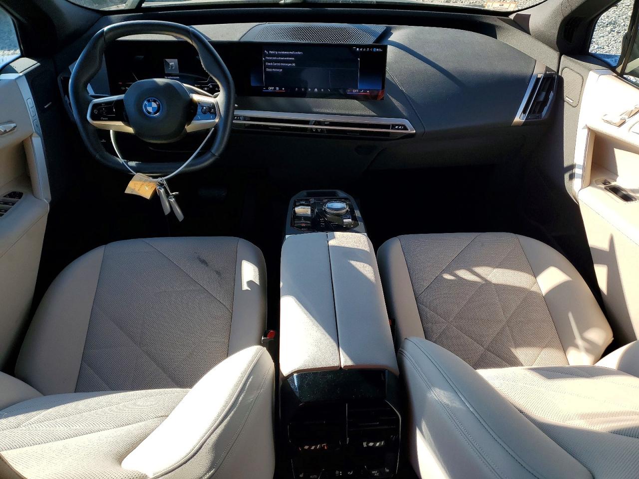 WB523CF01RCN06162 · 2024 BMW IX · 8/14