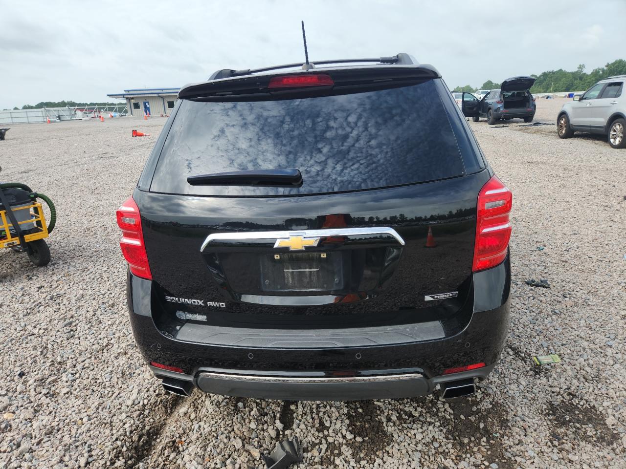 2GNFLGE39H6233916 · 2017 CHEVROLET EQUINOX · 6/13