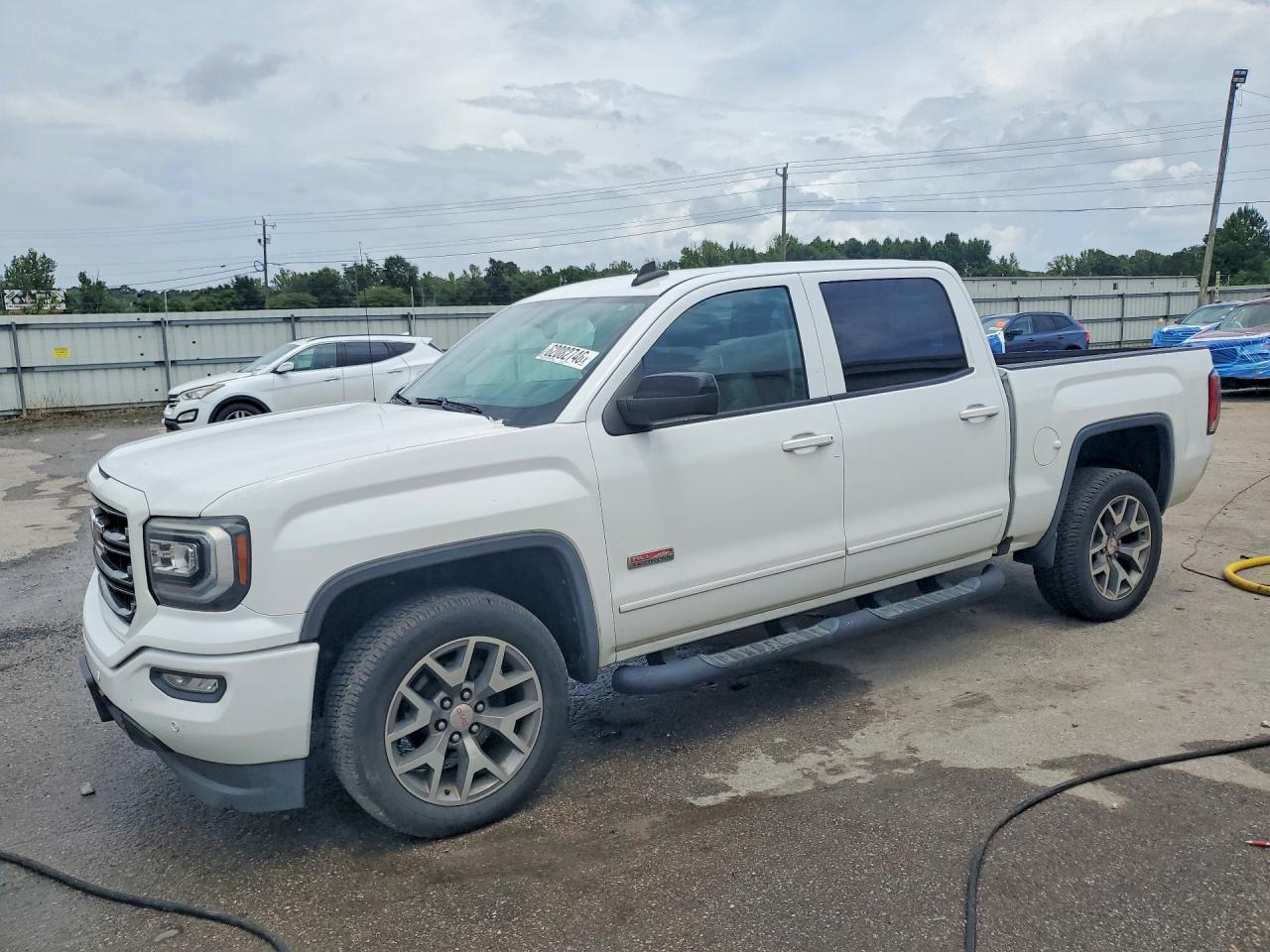 3GTU2NEC5JG384933 · 2018 GMC SIERRA