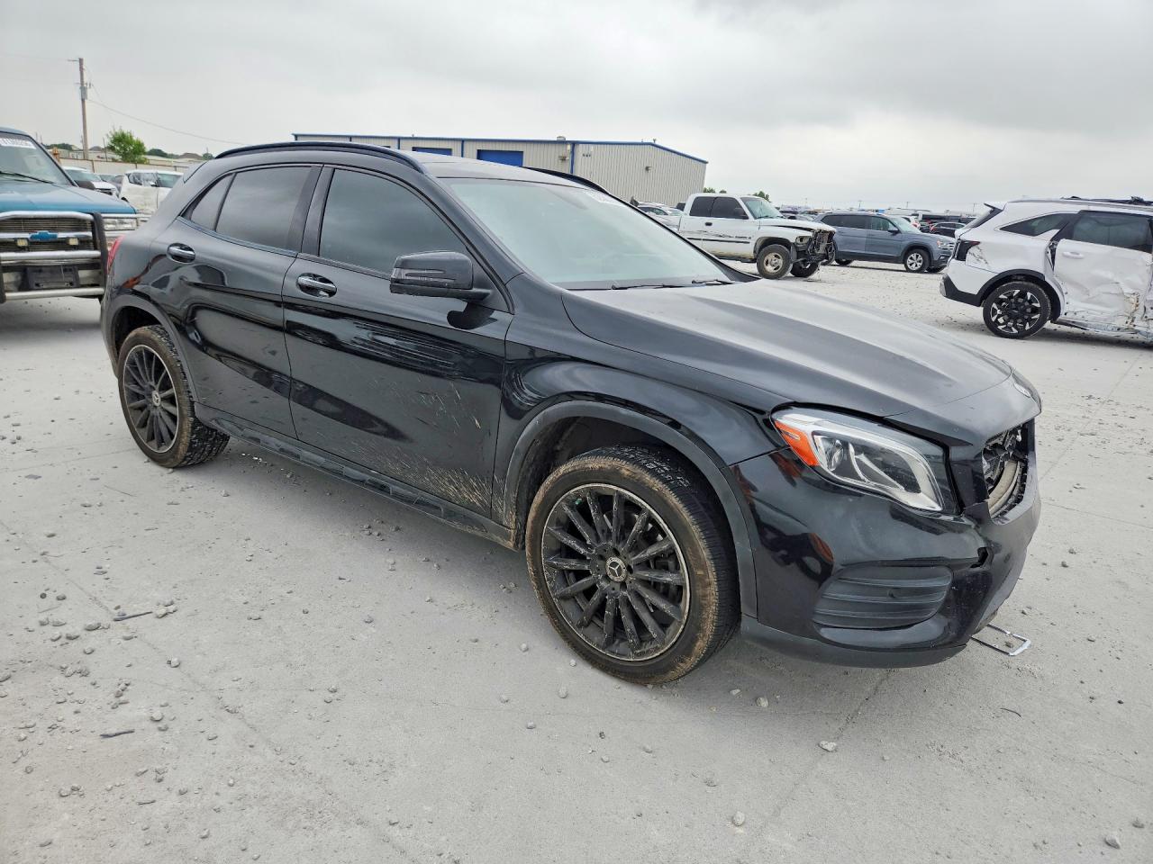WDCTG4GB8LU023136 · 2020 MERCEDES-BENZ GLA · 4/14