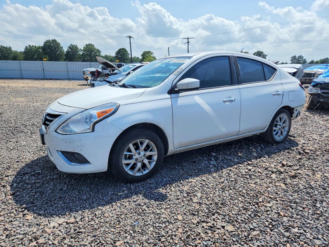 3N1CN7AP7JL876252 · 2018 NISSAN VERSA