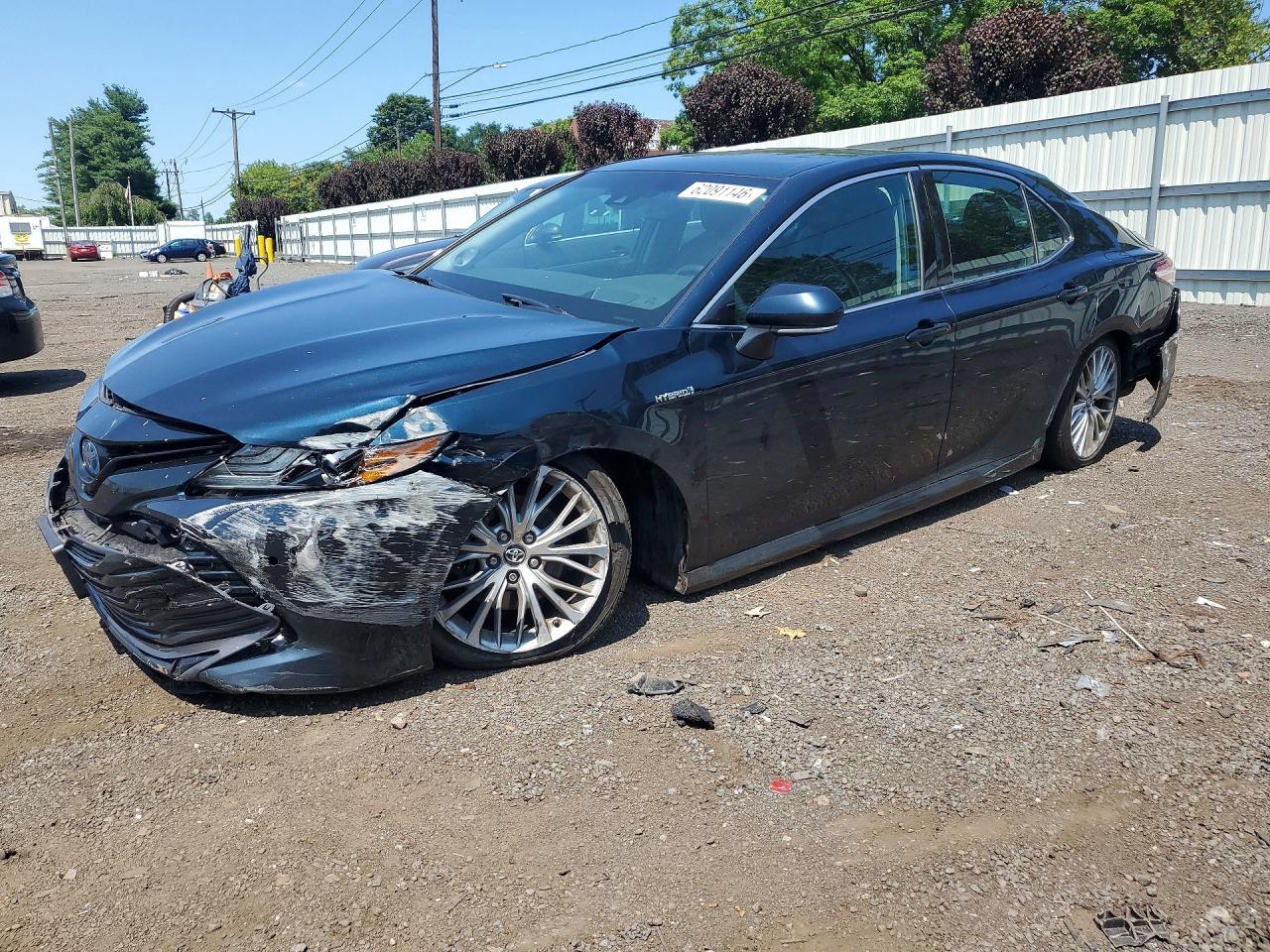 4T1B21HK4JU505849 · 2018 TOYOTA CAMRY HYBRID