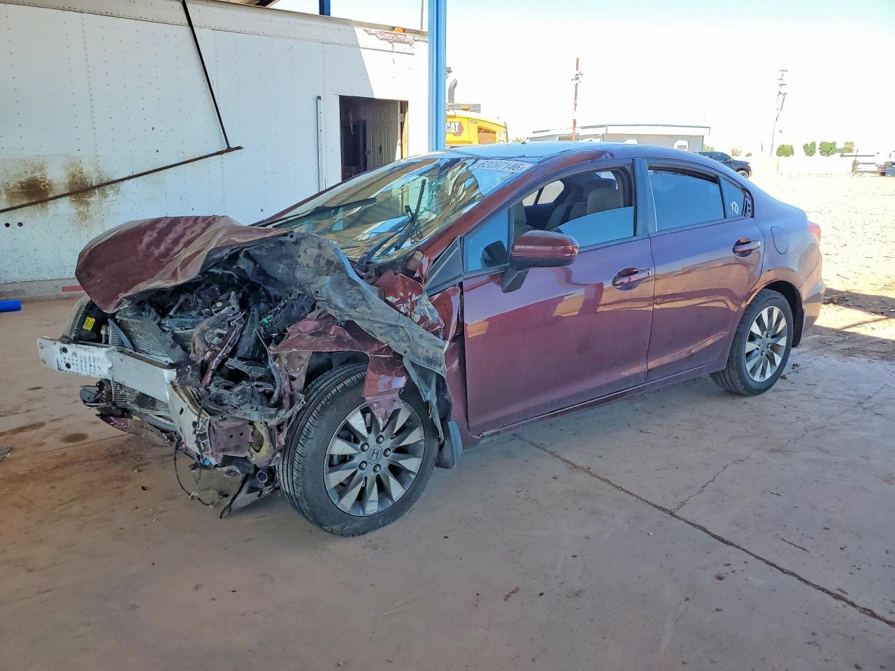 2HGFB2F57FH520995 · 2015 HONDA CIVIC