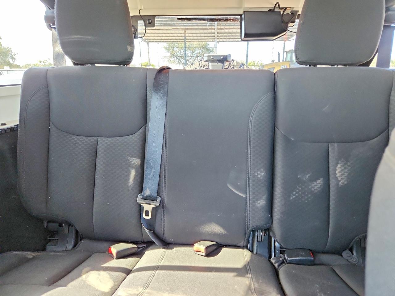1C4BJWDG8GL318909 · 2016 JEEP WRANGLER UNLIMITED · 10/13