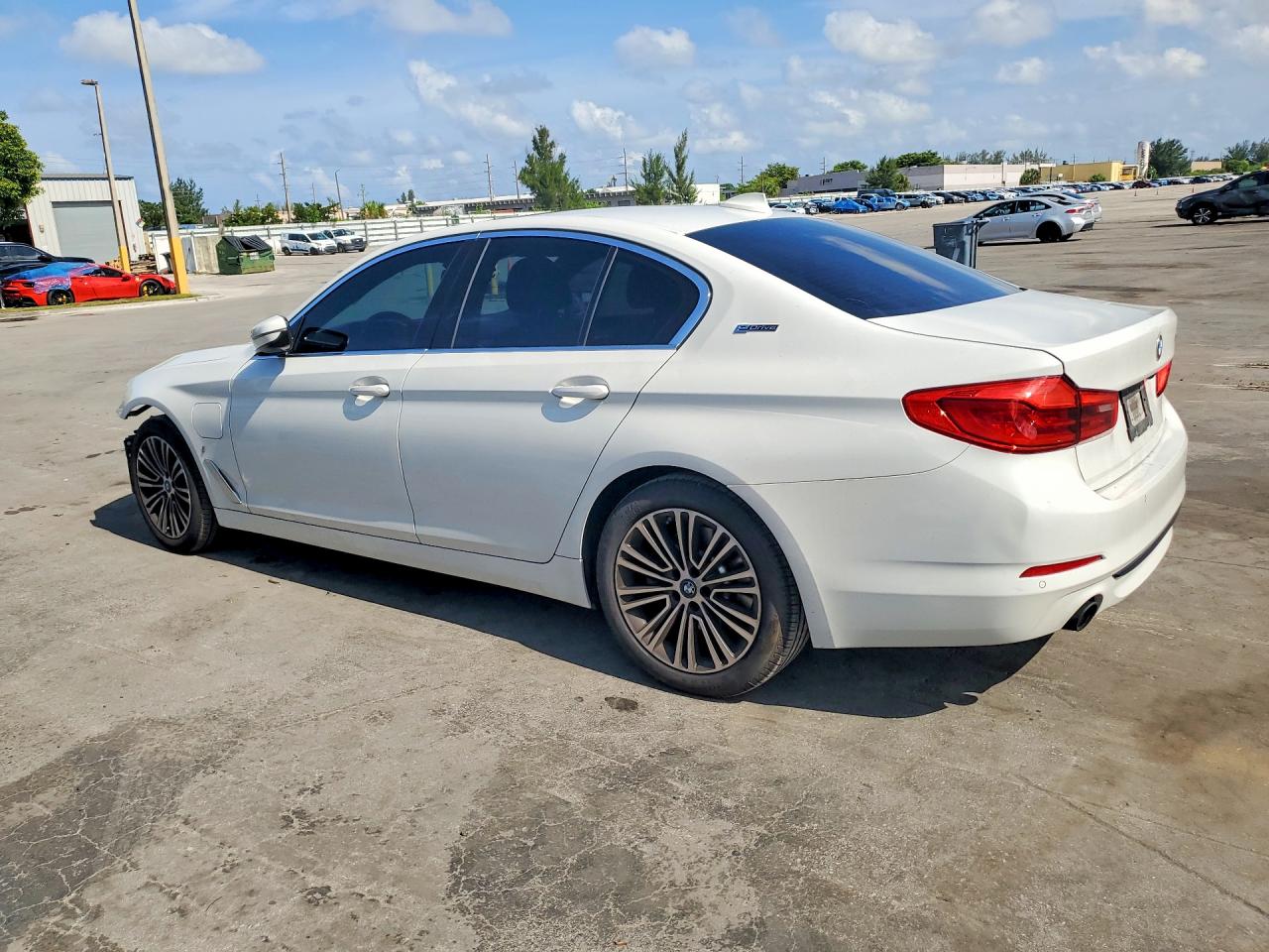 WBAJA9C54KB392806 · 2019 BMW 530E · 2/12