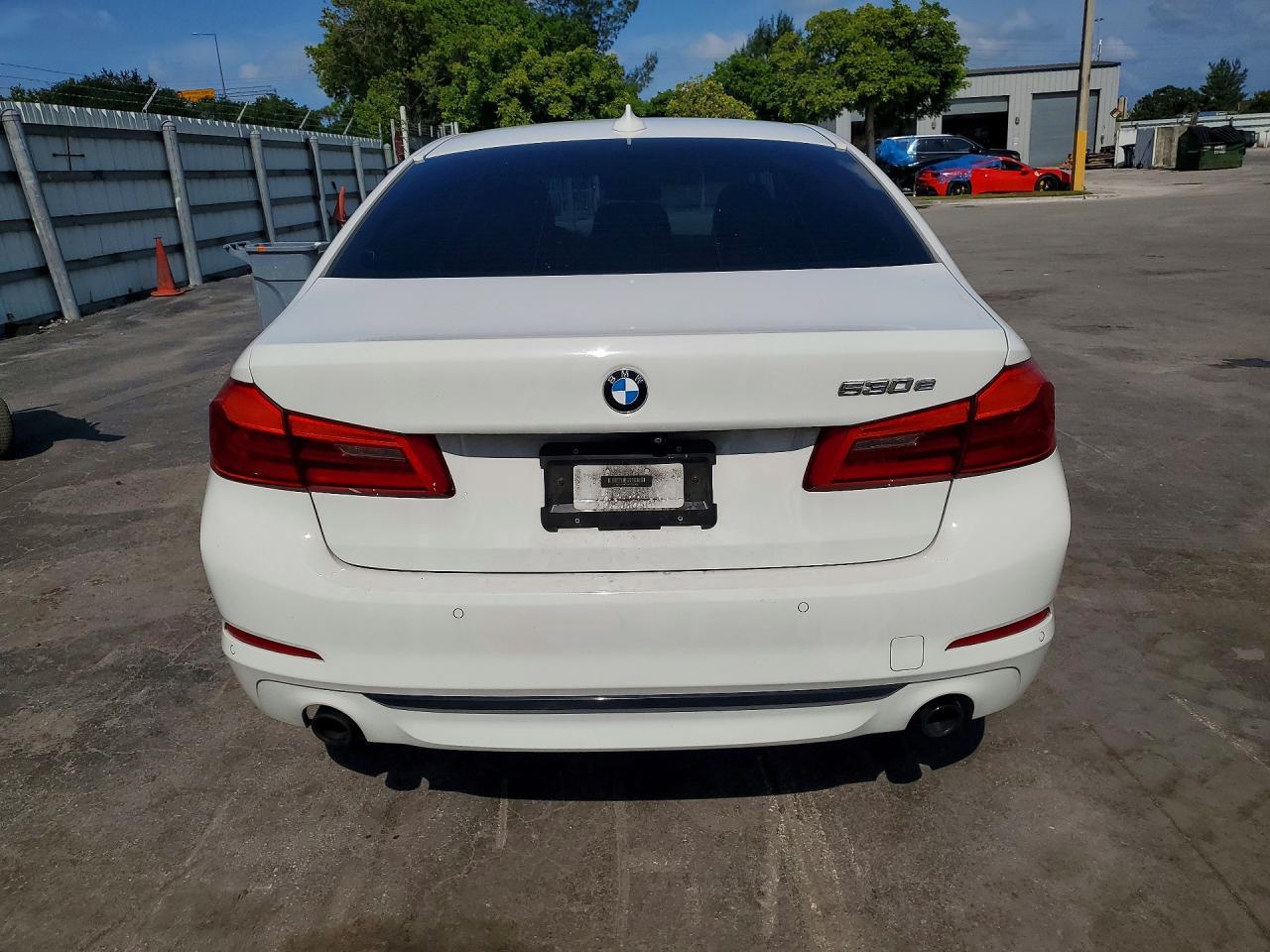 WBAJA9C54KB392806 · 2019 BMW 530E · 6/12