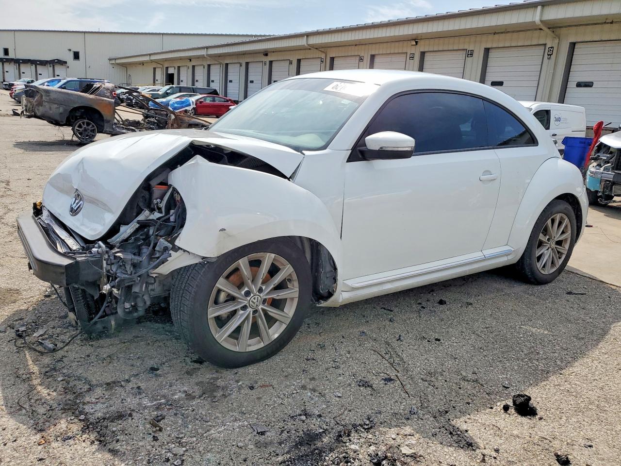 3VWFD7AT4JM714189 · 2018 VOLKSWAGEN BEETLE