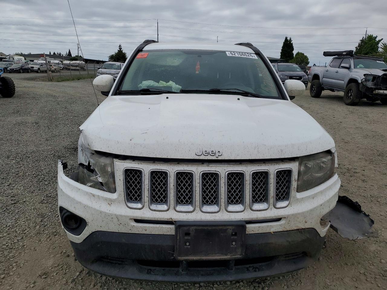 1C4NJCEB6HD182144 · 2017 JEEP COMPASS · 5/13