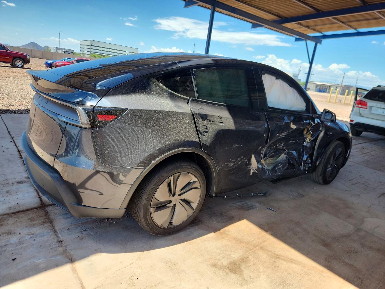 7SAYGDED5TF647083 · 2026 TESLA MODEL Y · 3/13