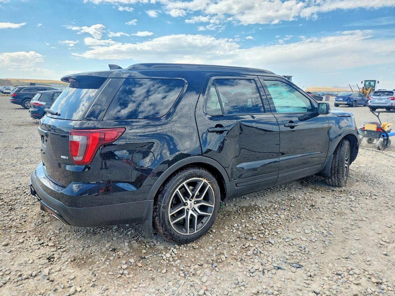 1FM5K8GT6GGB26665 · 2016 FORD EXPLORER · 3/13